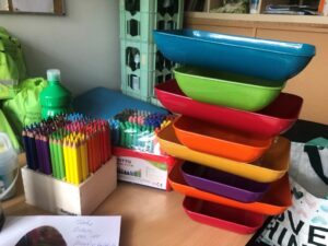 krea-grundschule-Buntstifte-Knete-4